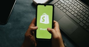 MCB tager næste skridt som Shopify Premier Partner